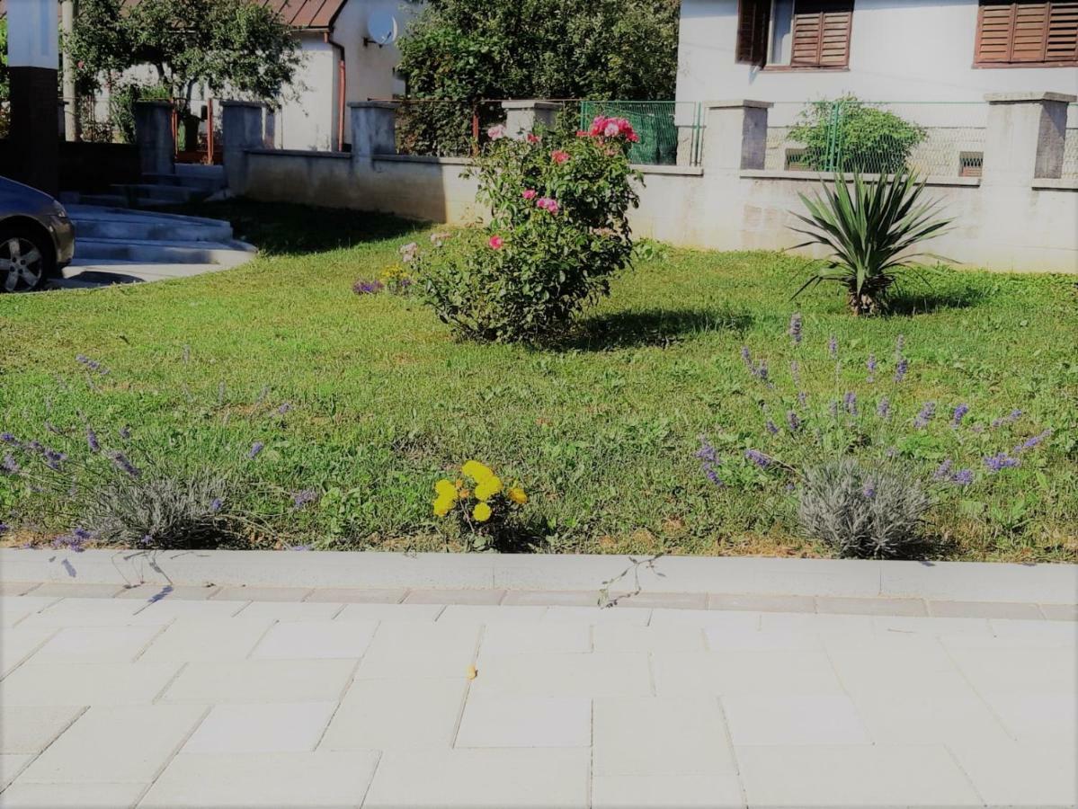 Apartment Upper Town Gospic Exterior photo